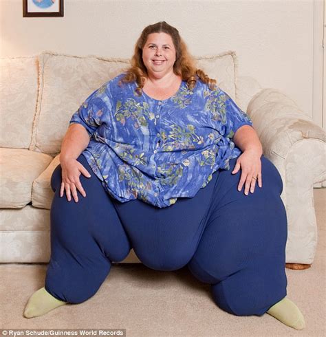 700 pound lady|Woman Weighs 940lb And Says EVERYTHING Hurts .
